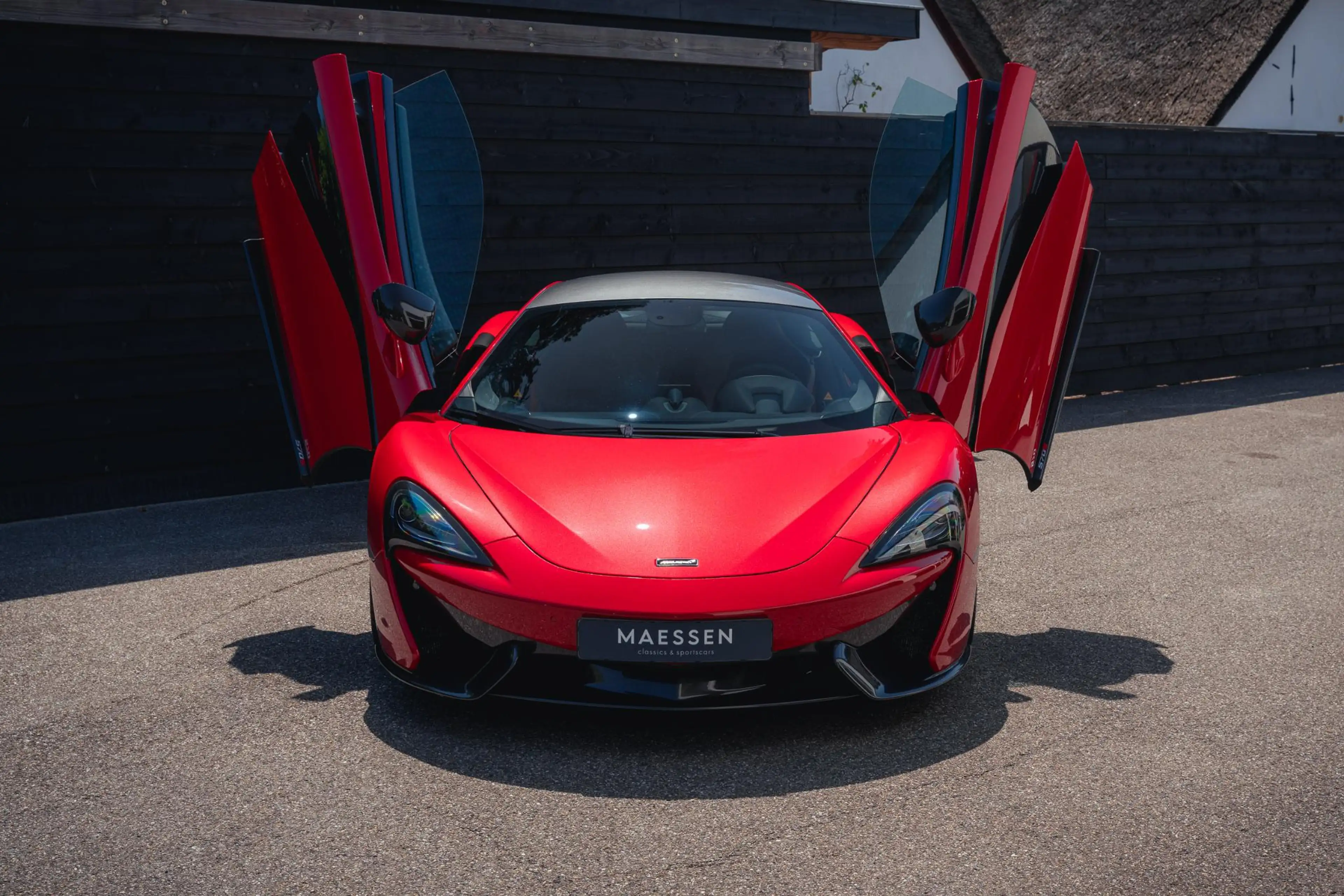 McLaren 570S B&W - Dealer OH — photo 7