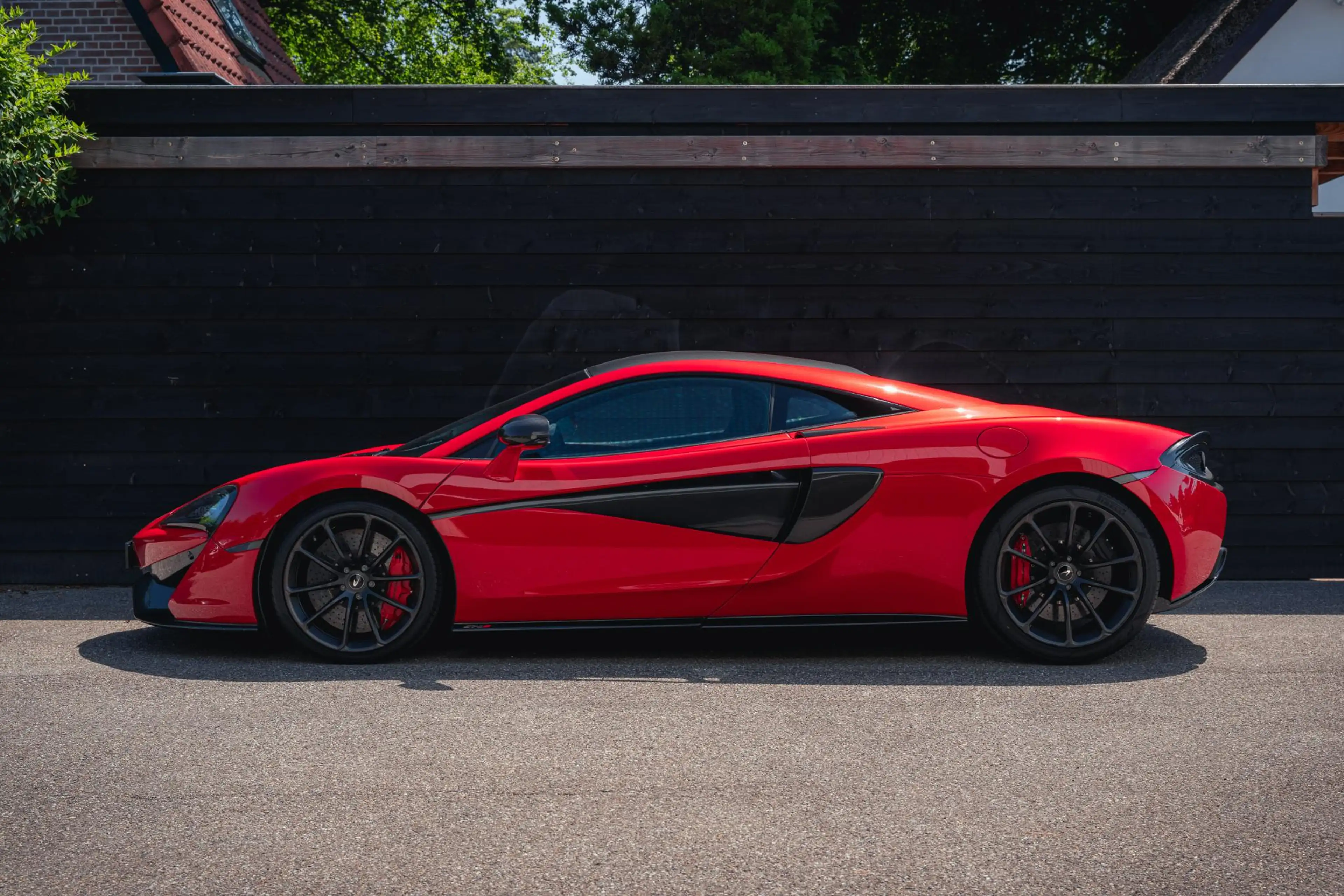 McLaren 570S B&W - Dealer OH — photo 9