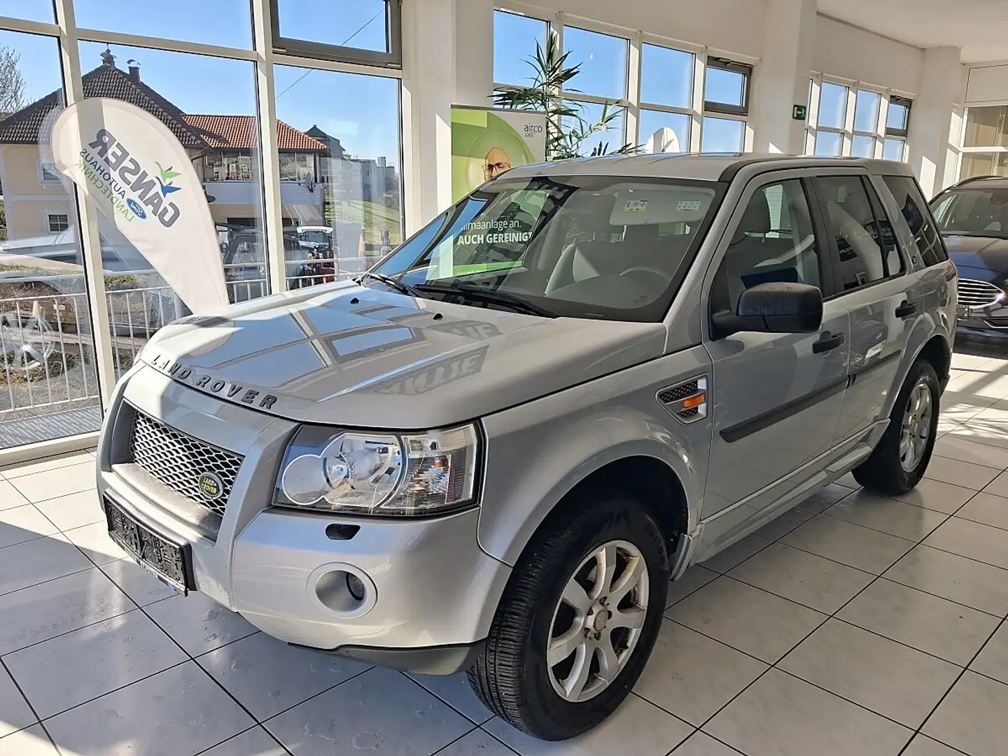 Land Rover Freelander 2,2 Td4 E Aut. 4x4 Allrad Silber - 1
