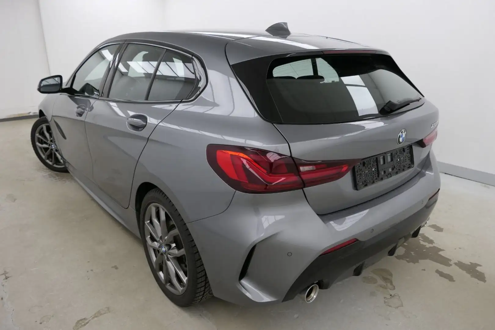 BMW 120 i Aut.M Sport/LED/HiFi/Lenkrad+Sitzheizung/18"Alu Grau - 2
