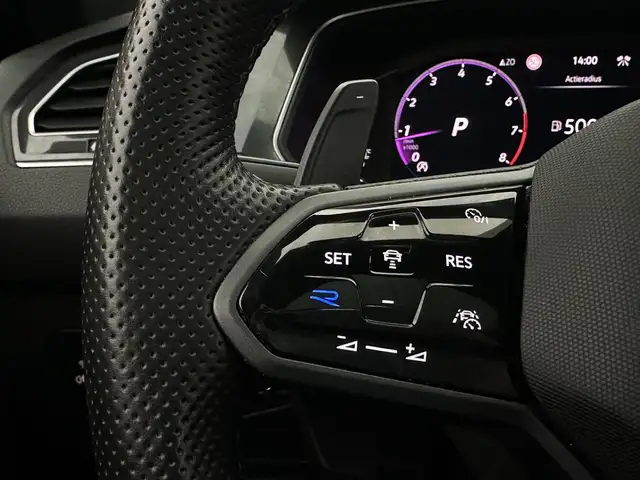 Volkswagen Tiguan view 13