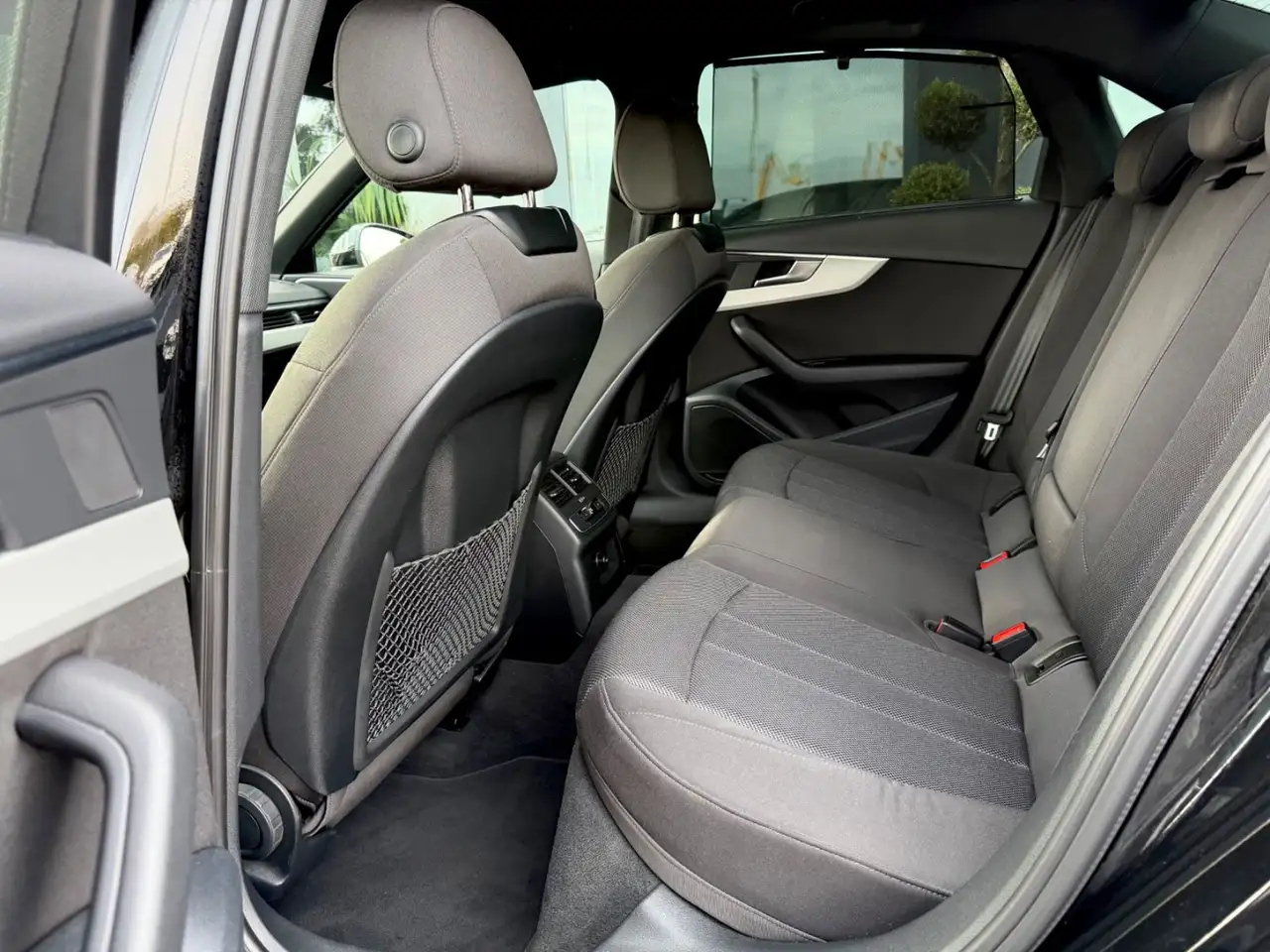 Audi A4 Lim. 40 TDI quattro S line /NAVI/LED/CAM/ 14