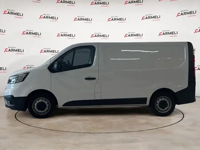 Renault Trafic view 2