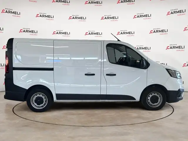 Renault Trafic view 6