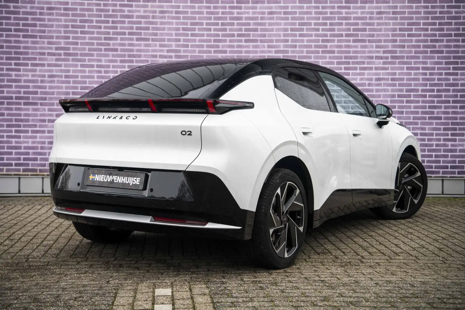 Lynk & Co 02 More 66 kWh | UIT VOORRAAD LEVERBAAR  | CRYSTAL WH - 2