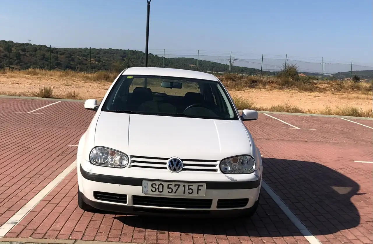 Volkswagen Golf 1.6 Conceptline 100, foto 1