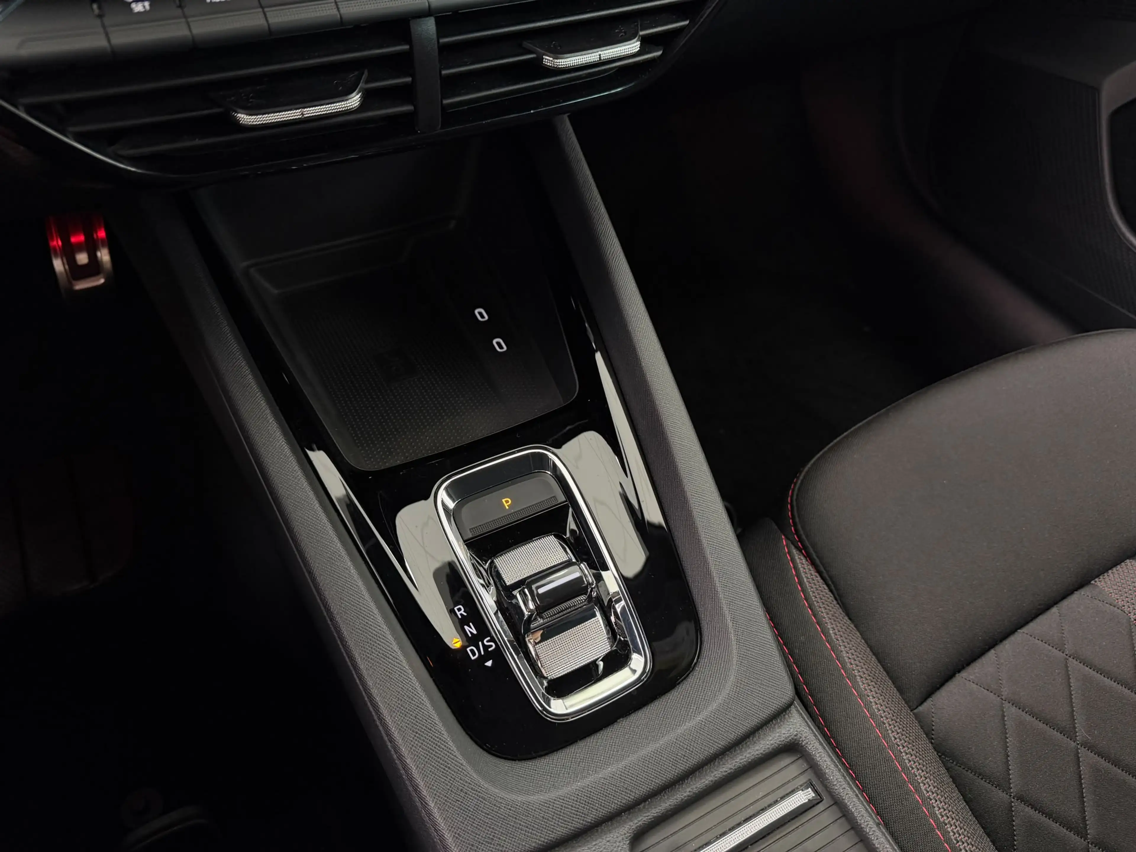 Skoda Octavia Combi RS 2.0 TSI*LED*VIRTU*CarPlay*DAB* — photo 11