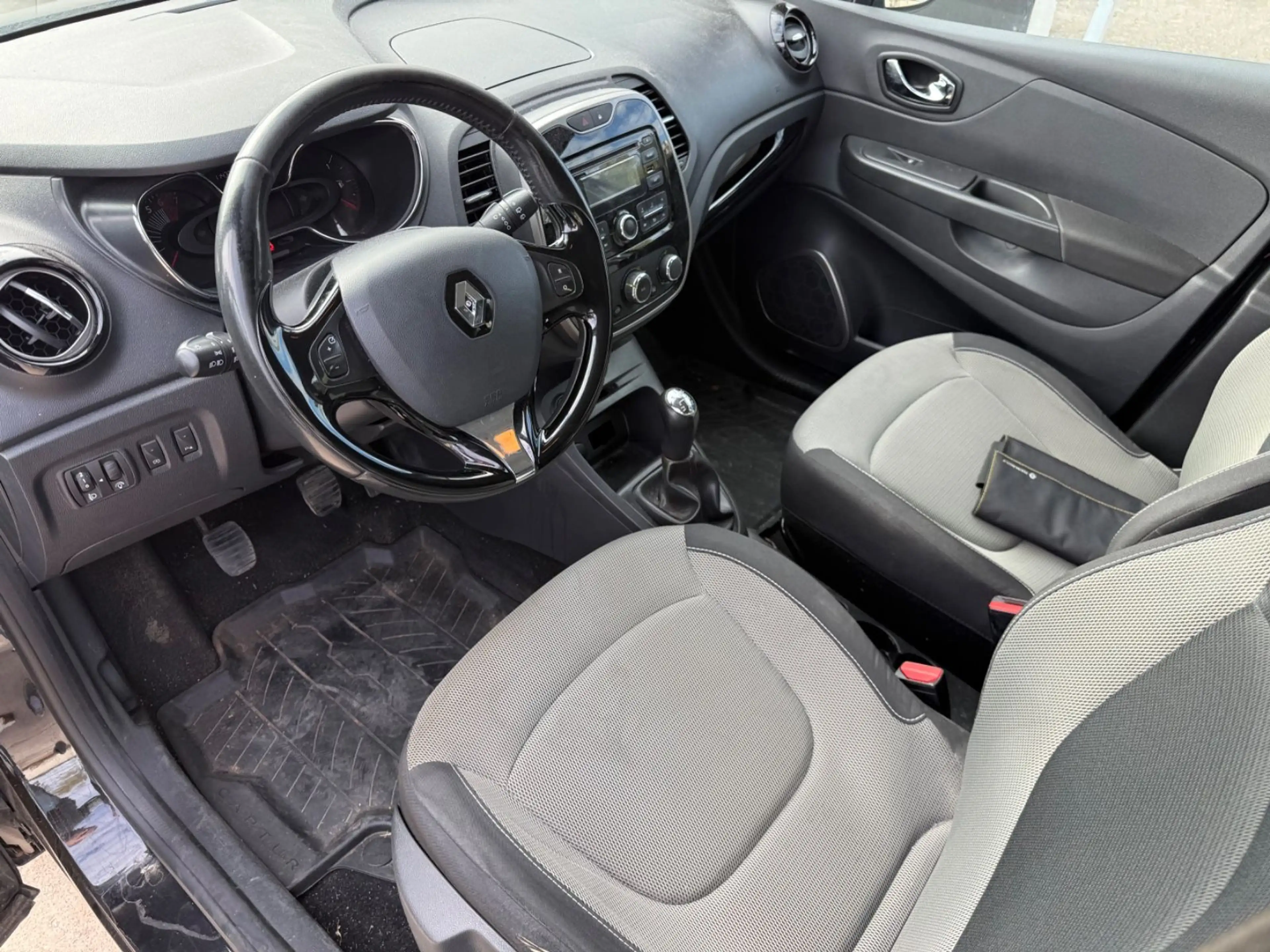 Renault Captur Experience+TEMPOMAT+USB+BC+MFL+ — photo 8