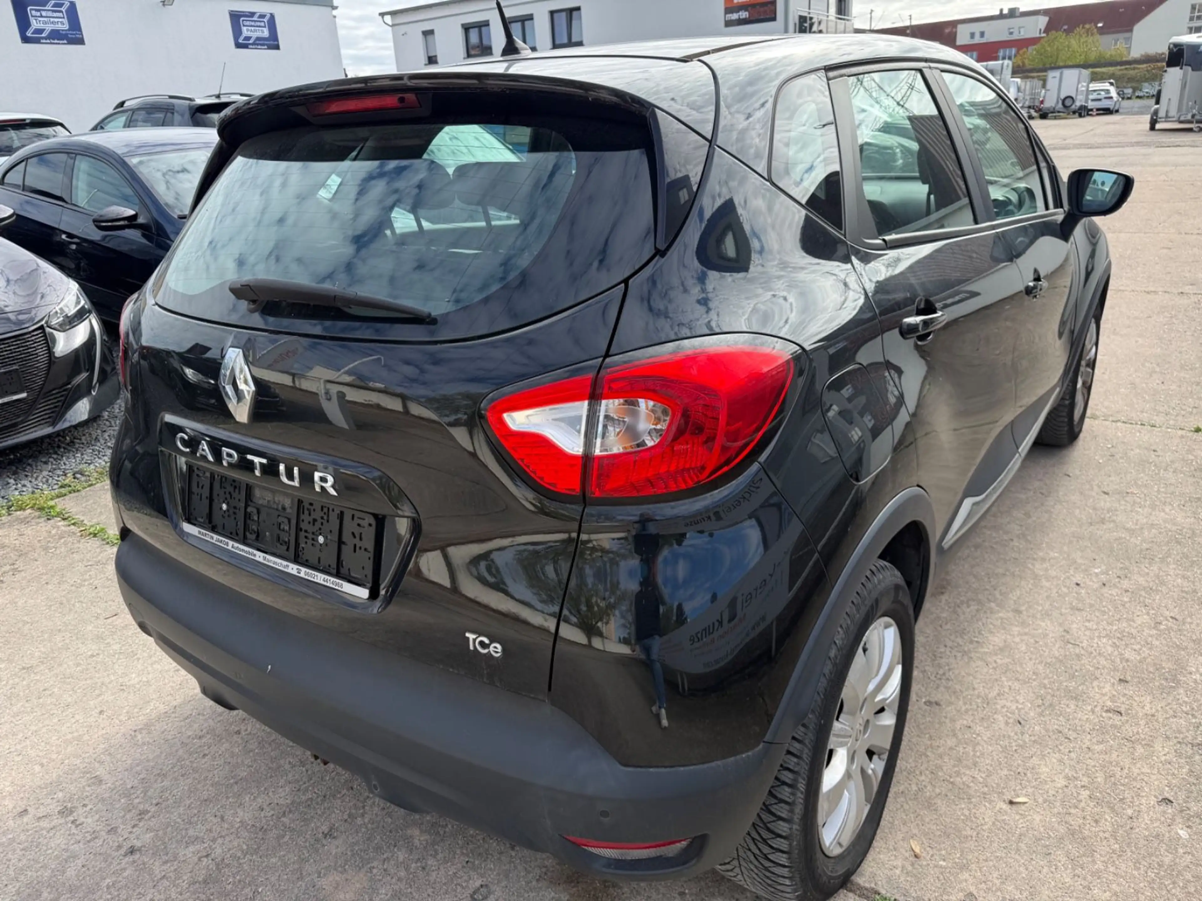 Renault Captur Experience+TEMPOMAT+USB+BC+MFL+ — photo 6