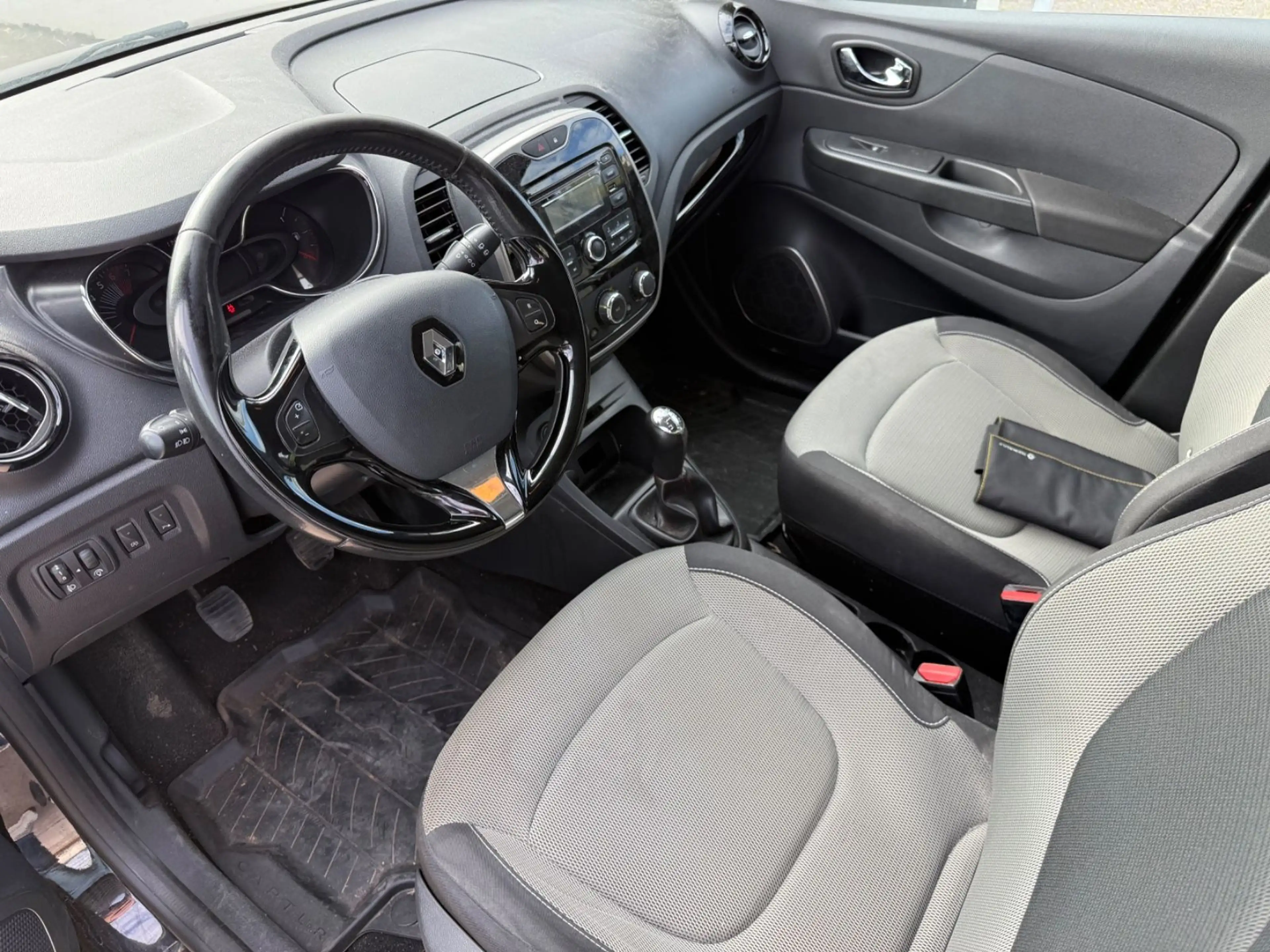 Renault Captur Experience+TEMPOMAT+USB+BC+MFL+ — photo 7