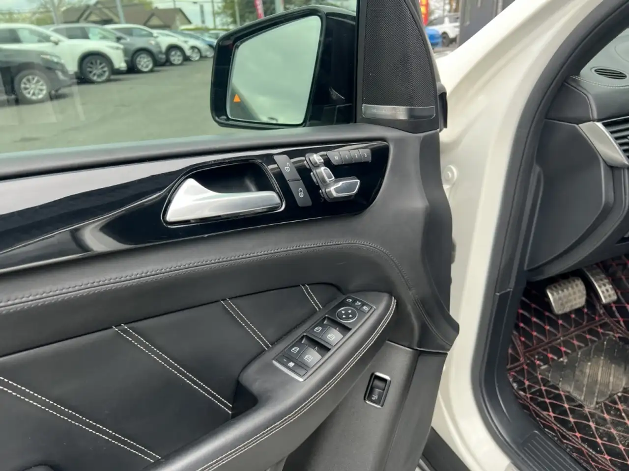 Mercedes-Benz GLE снимка Mercedes-Benz GLE