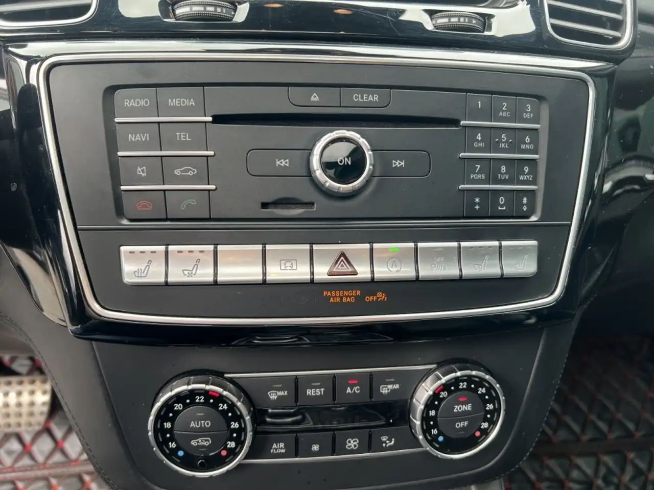 Mercedes-Benz GLE снимка Mercedes-Benz GLE