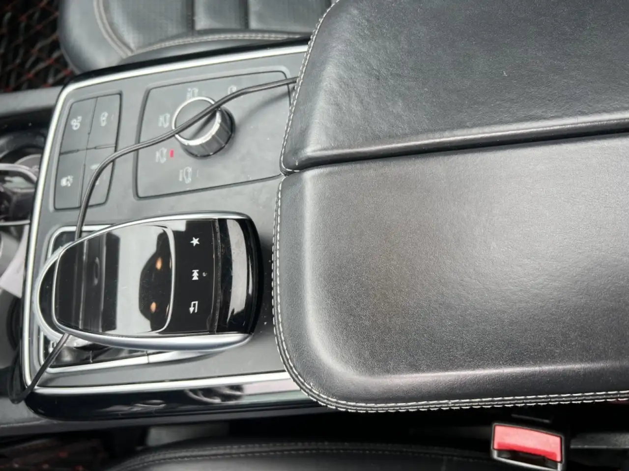 Mercedes-Benz GLE снимка Mercedes-Benz GLE