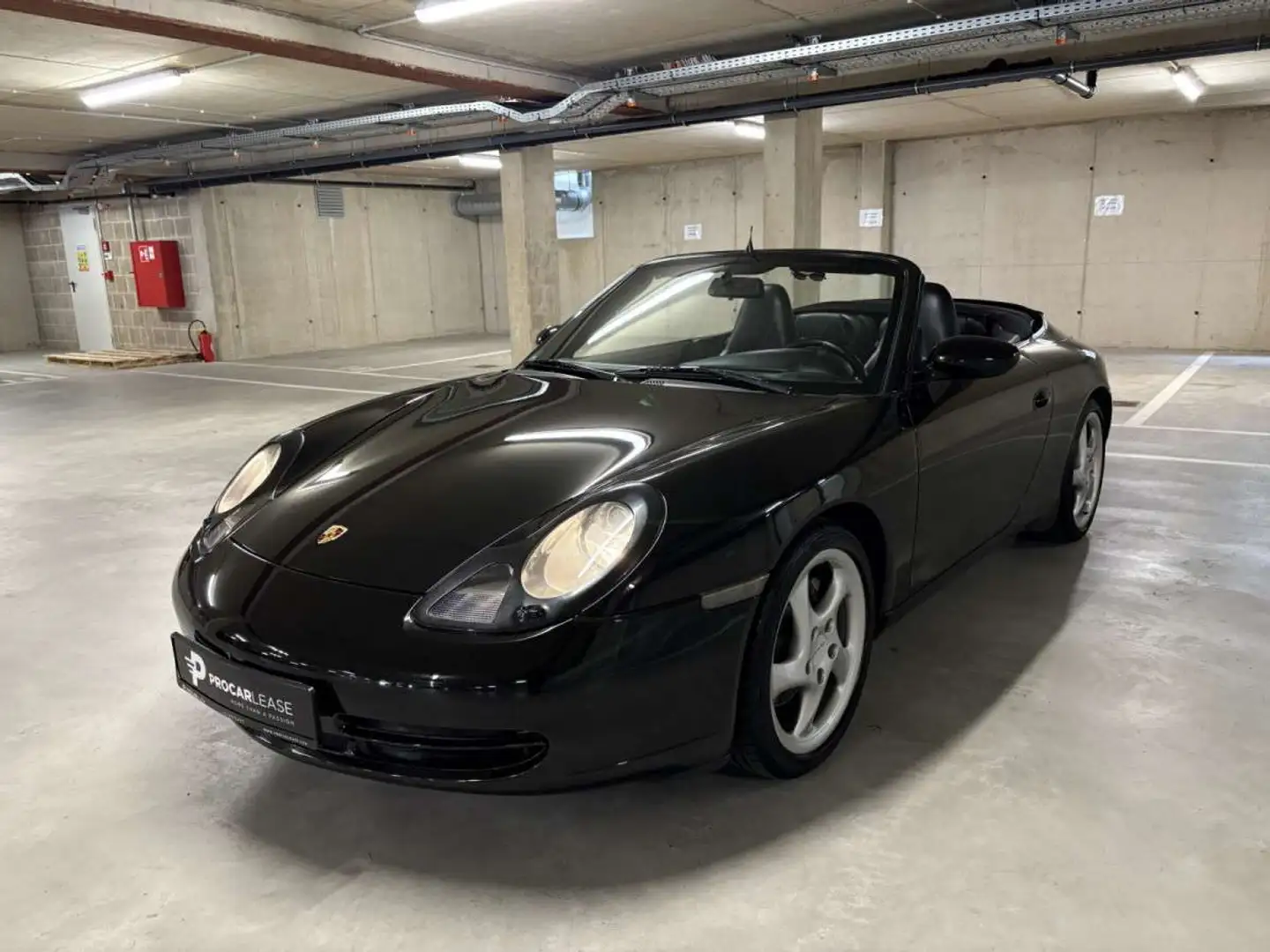Porsche 996 CARRERA 4 CABRIOLET 3.4 FLAT6 / BVM Noir - 1