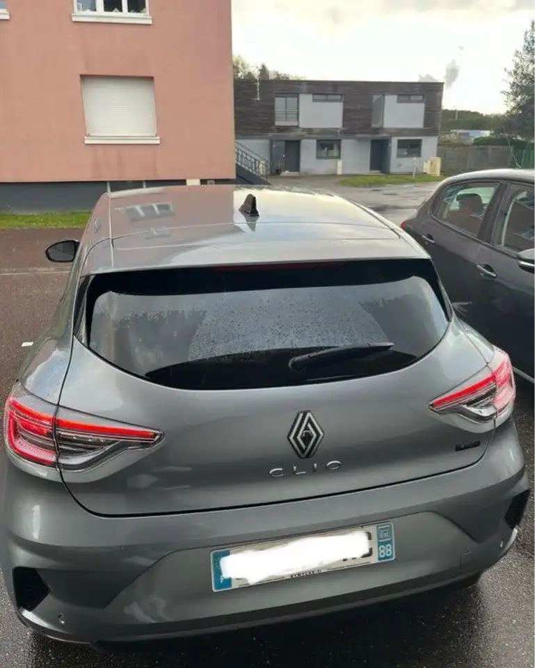 Renault Clio Citadine 3 portes — photo 2