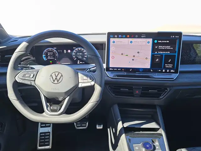 Volkswagen Tayron view 2