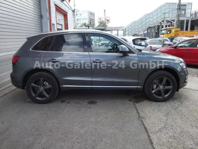 Audi Q5 view 5