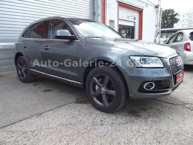 Audi Q5 view 2