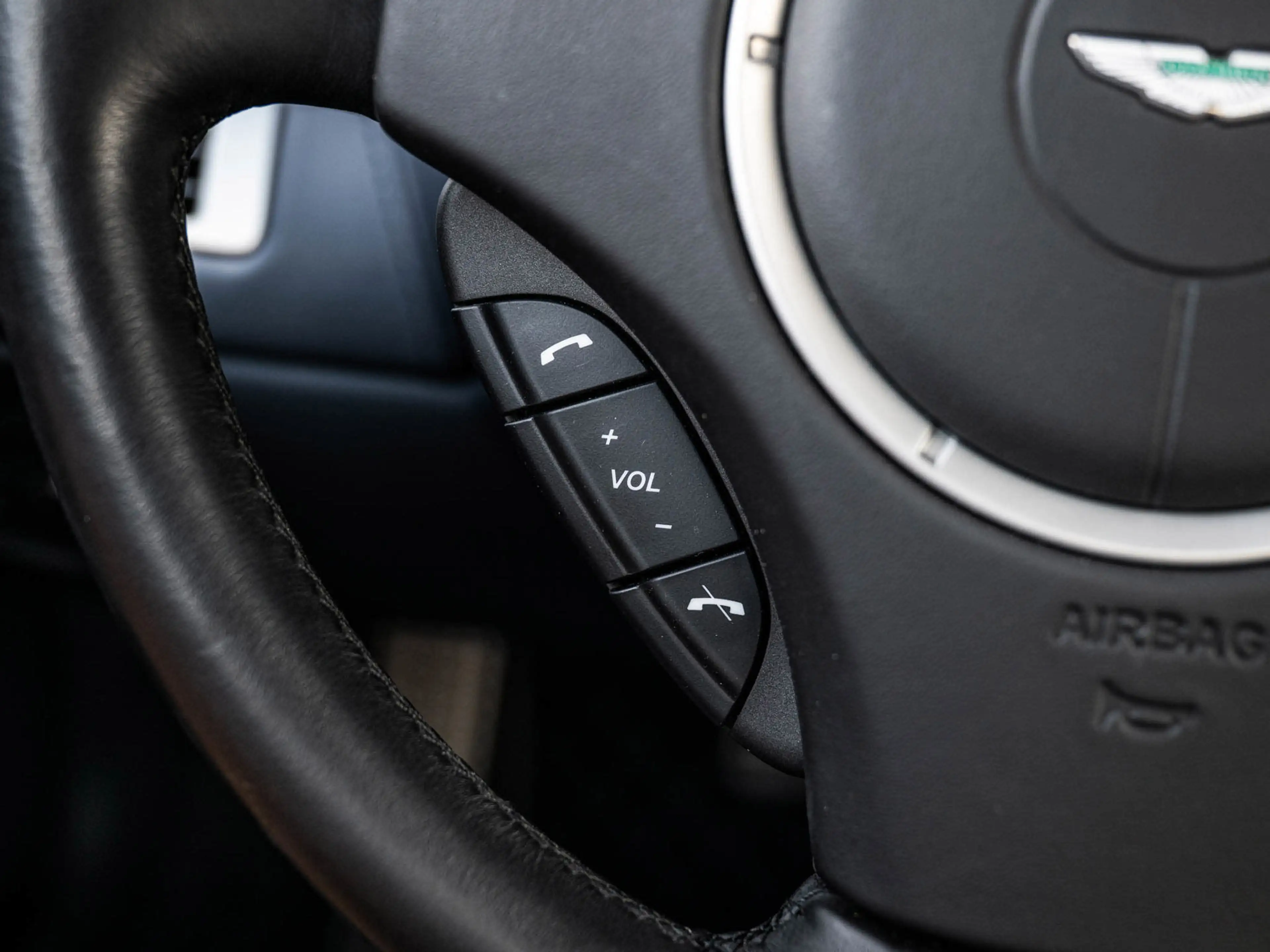 Aston Martin DB9 5.9 V12 Touchtronic | Dealer Oh | Mariana Blue — photo 15