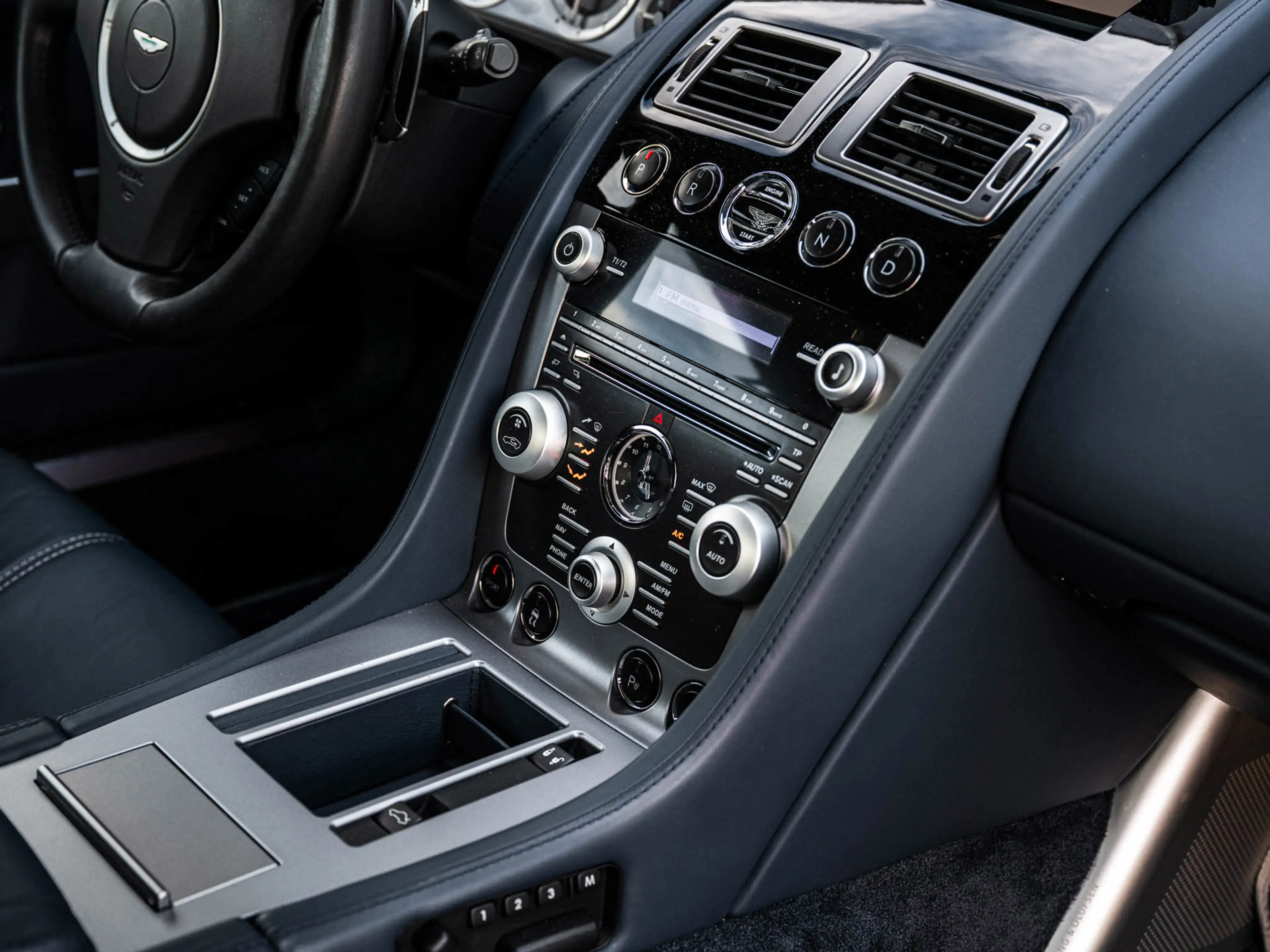 Aston Martin DB9 5.9 V12 Touchtronic | Dealer Oh | Mariana Blue — photo 12