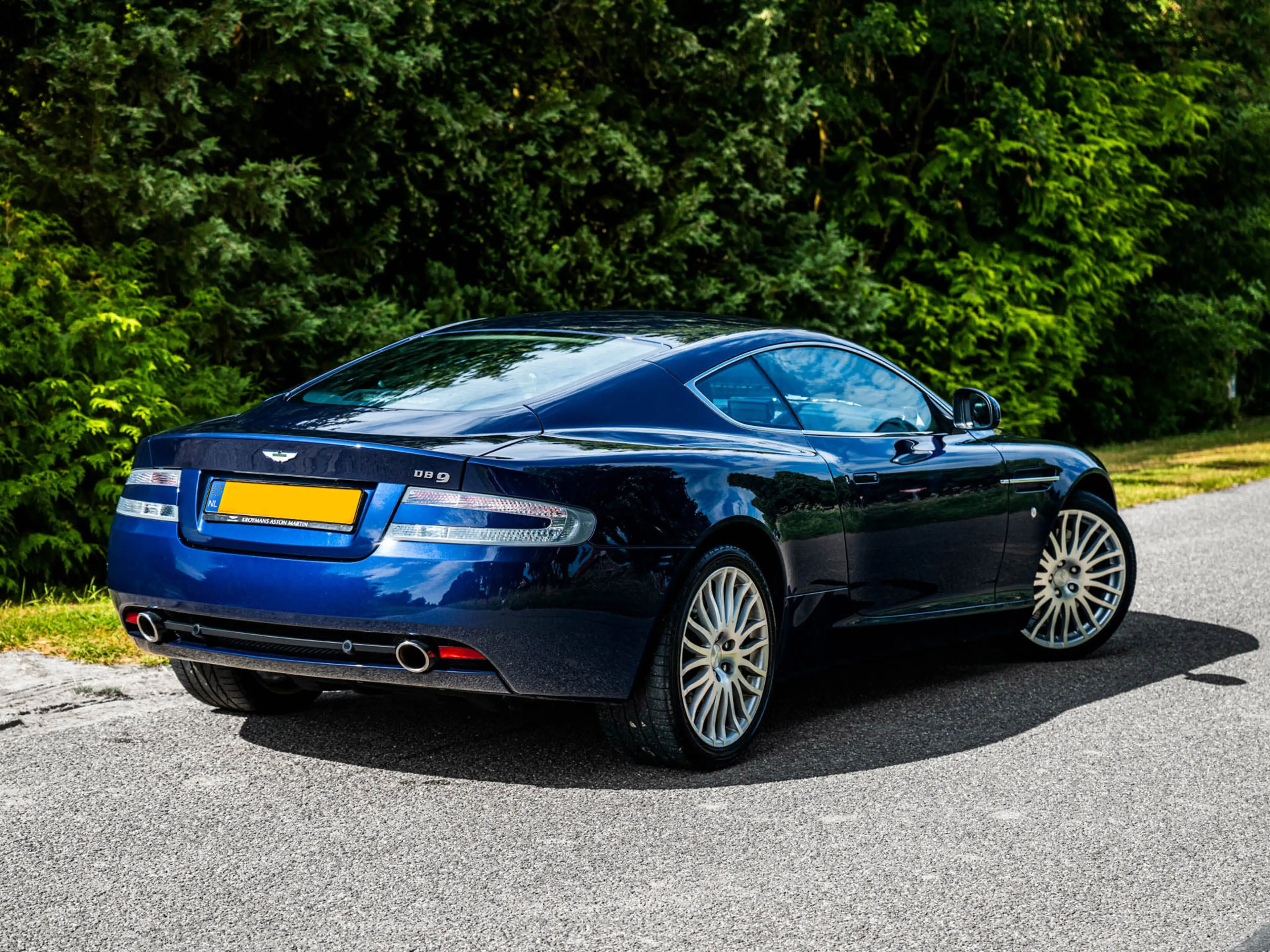 Aston Martin DB9 5.9 V12 Touchtronic | Dealer Oh | Mariana Blue — photo 2
