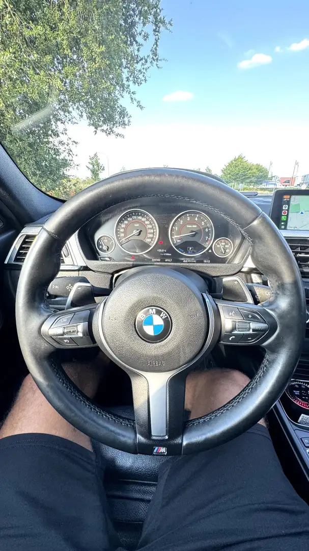 BMW 330 330e iPerformance M Sport - 2