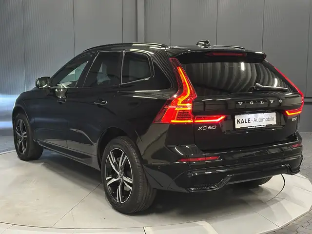 Volvo XC60 view 3