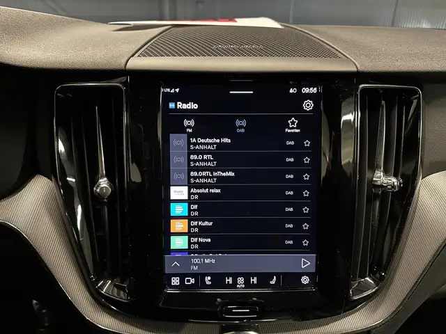Volvo XC60 view 24