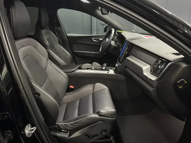 Volvo XC60 view 10