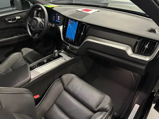 Volvo XC60 view 11