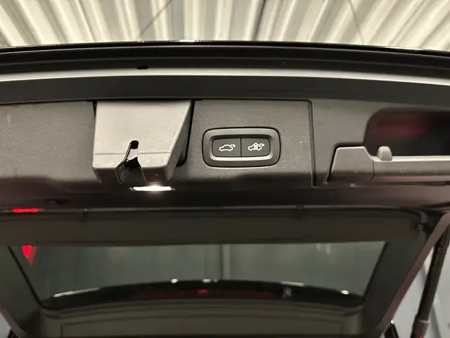 Volvo XC60 view 28