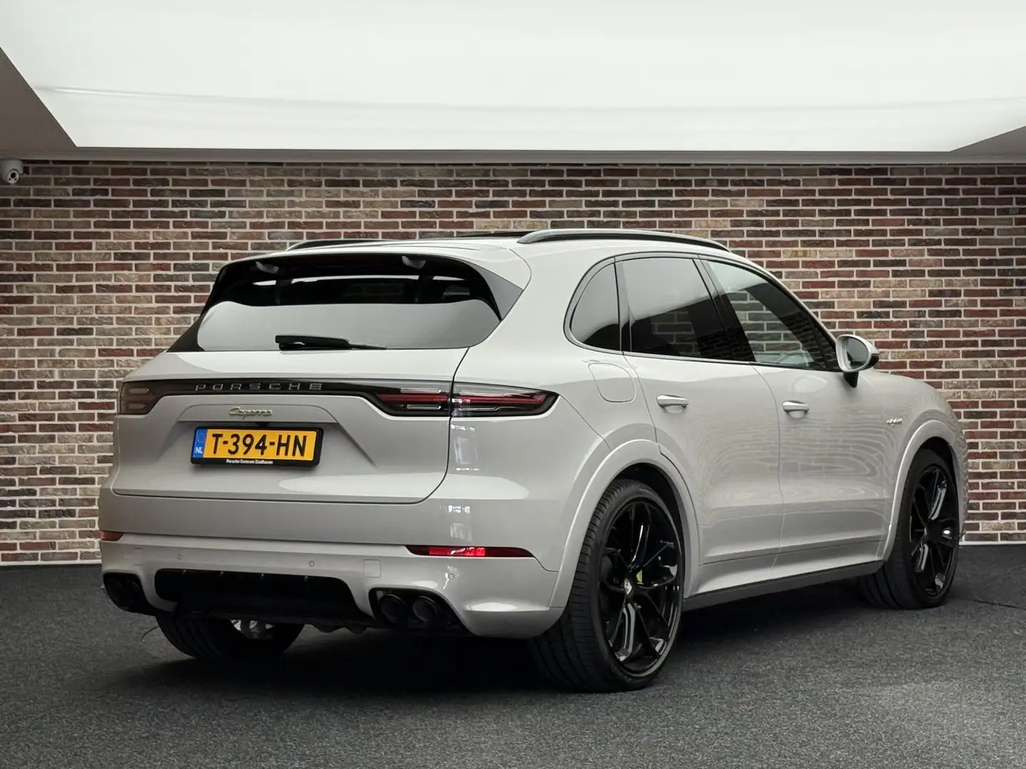 Porsche Cayenne 3.0 E-Hybrid DAK LUCHTVERING LEDER SOFTCLOSE CHRON Gris - 2