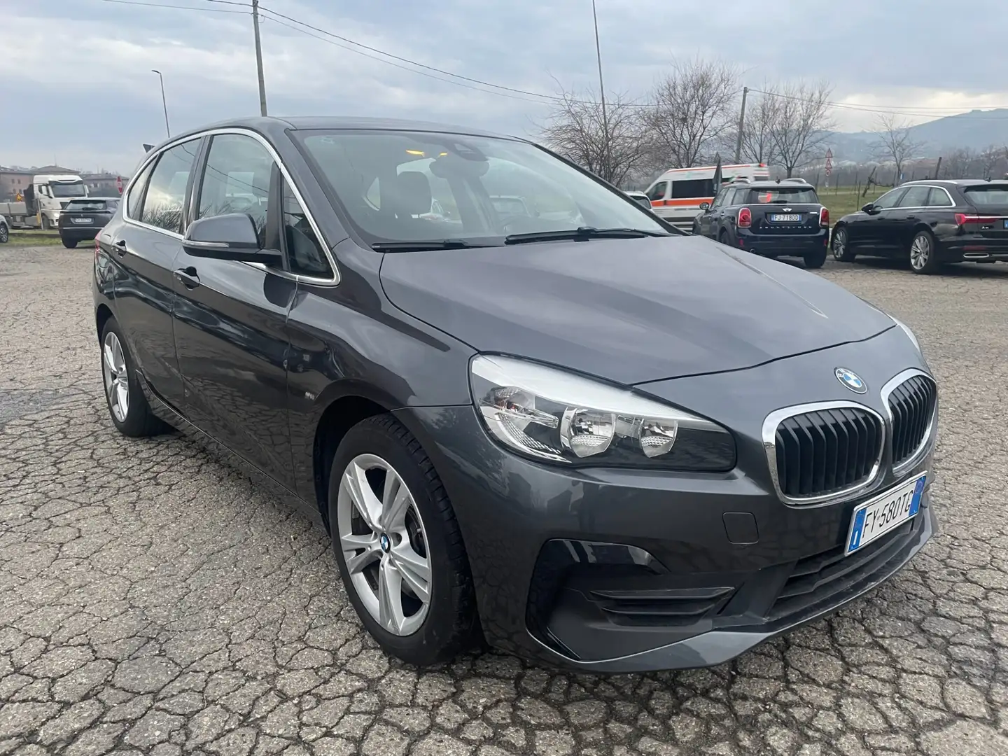 BMW 225 225XE Active Tourer iPerformance aut. PLUG-IN Gris - 2