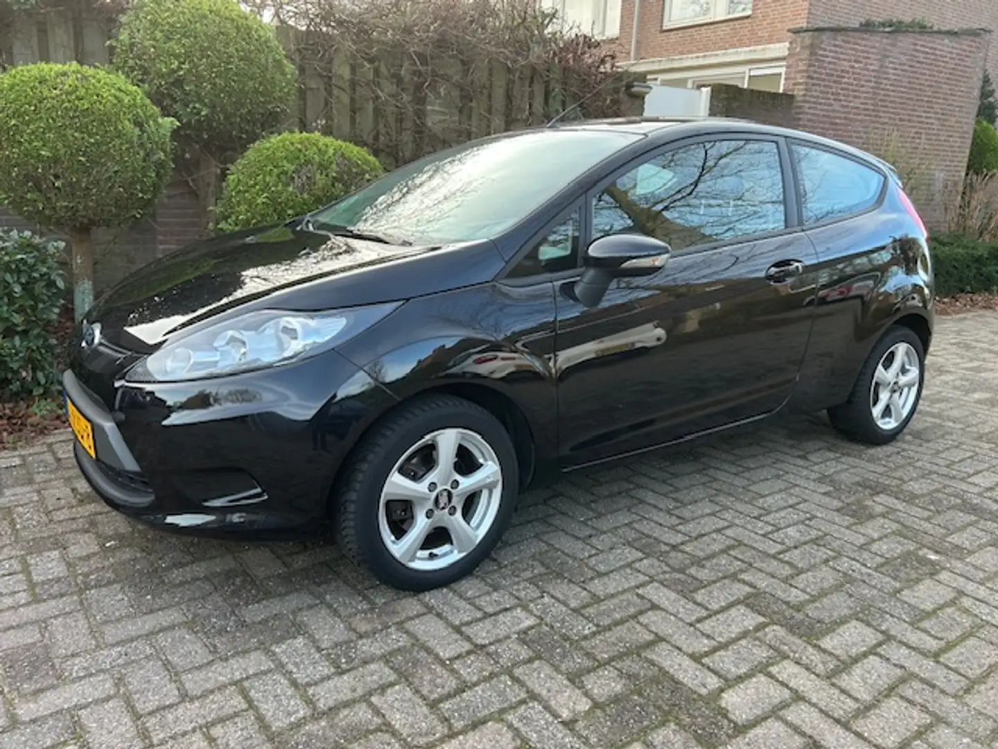 Ford Fiesta 1.25 Limited Airco/ Lm. velg/ Orig NL auto/ met NA Zwart - 2