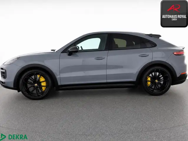 Porsche Cayenne view 2