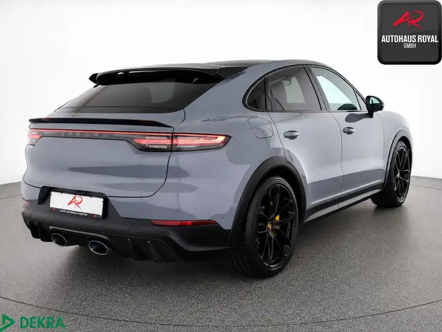 Porsche Cayenne view 5