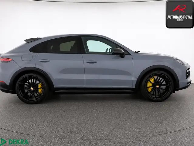 Porsche Cayenne view 6