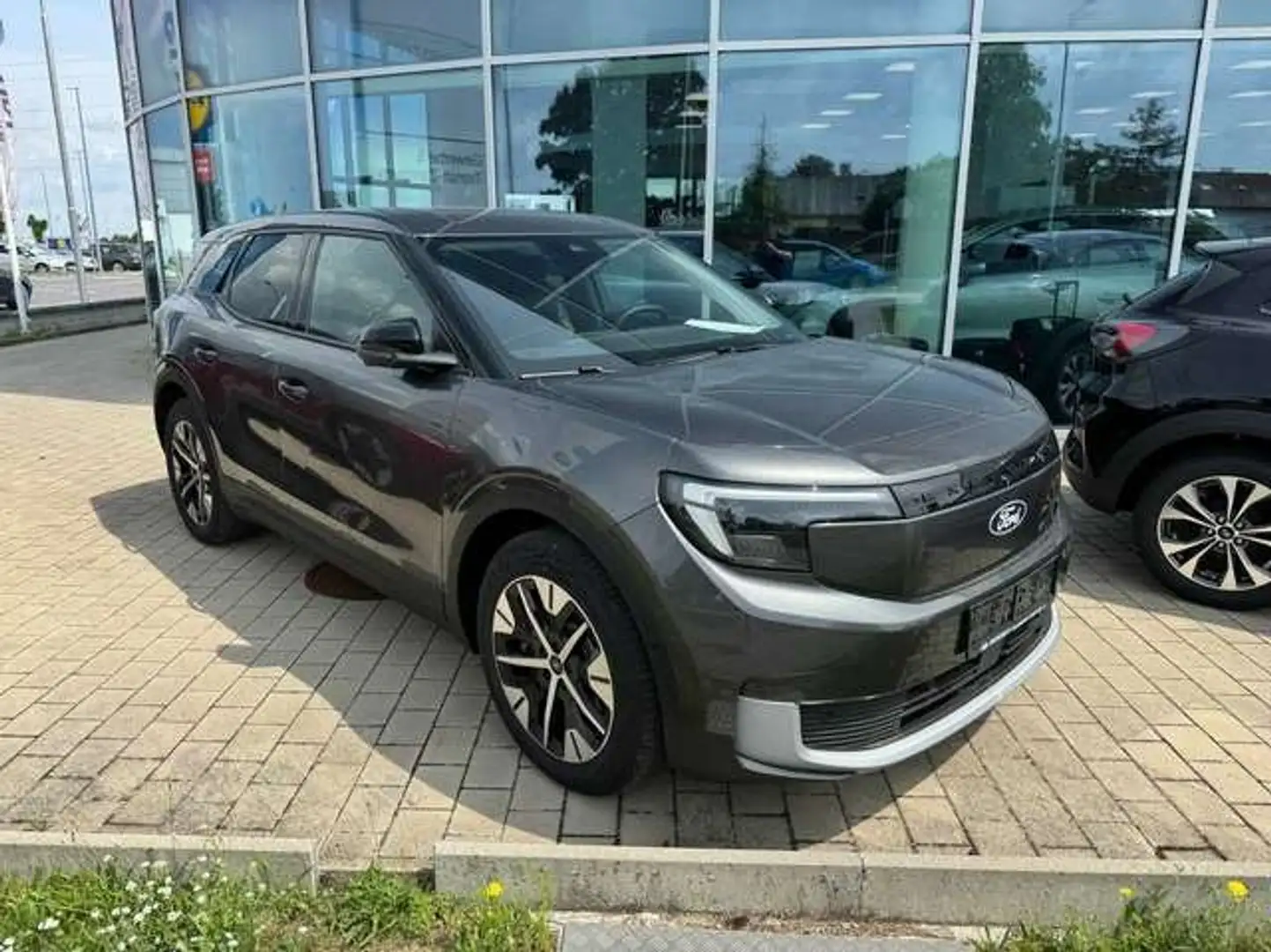 Ford Explorer Elektro Select 77 KWH RWD Grijs - 1