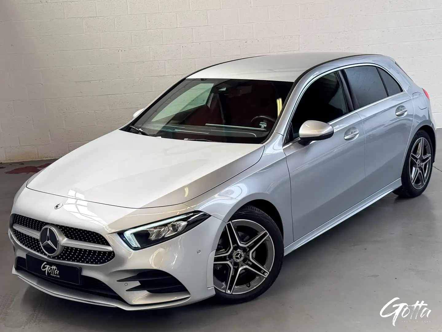 Mercedes-Benz A 180 AMG Line 136CH/ CHROME/ LED AMBIANCE srebrna - 1