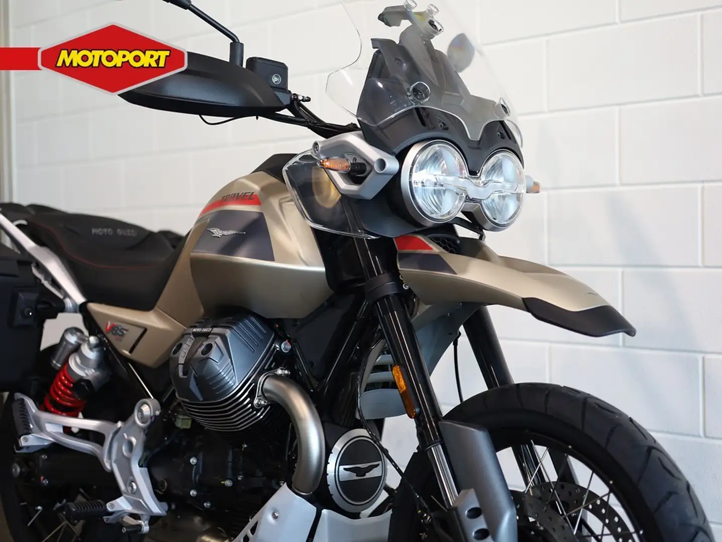 Moto Guzzi V 85 TT Travel - 2