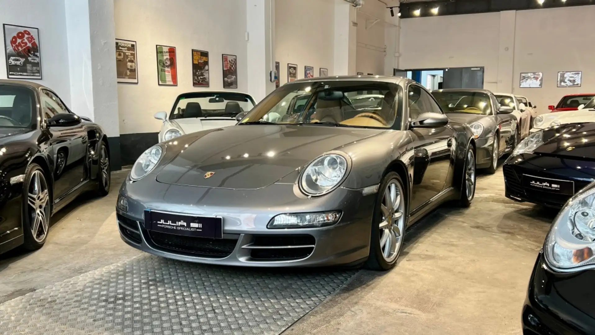 Porsche 911 Carrera 4S Coupé Tiptronic Grau - 1