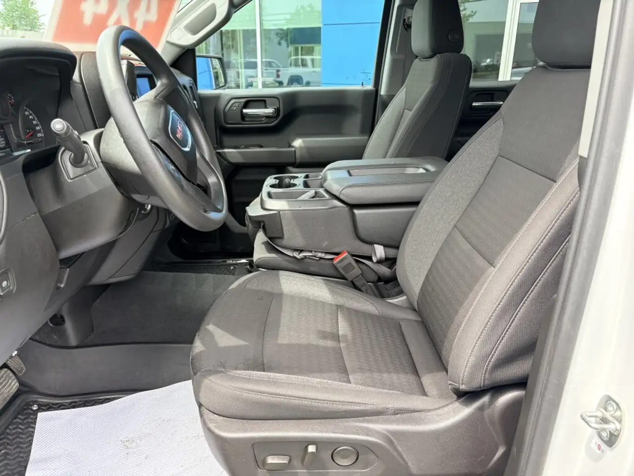 GMC Sierra 1500 photo GMC Sierra 1500