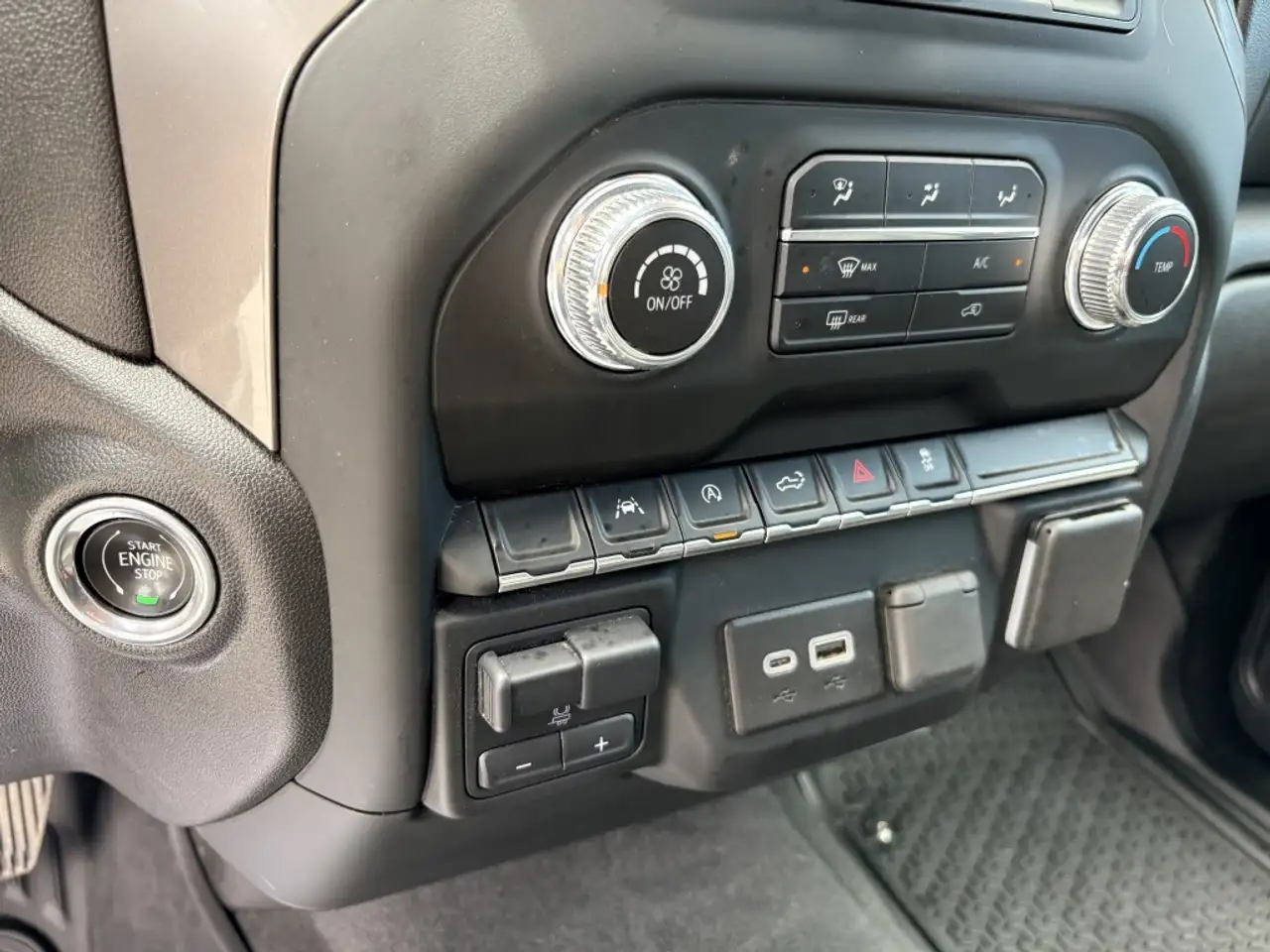 GMC Sierra 1500 photo GMC Sierra 1500