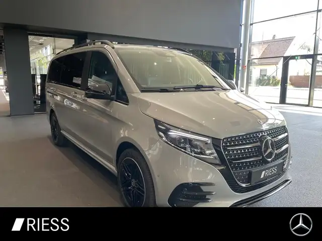Mercedes-Benz null