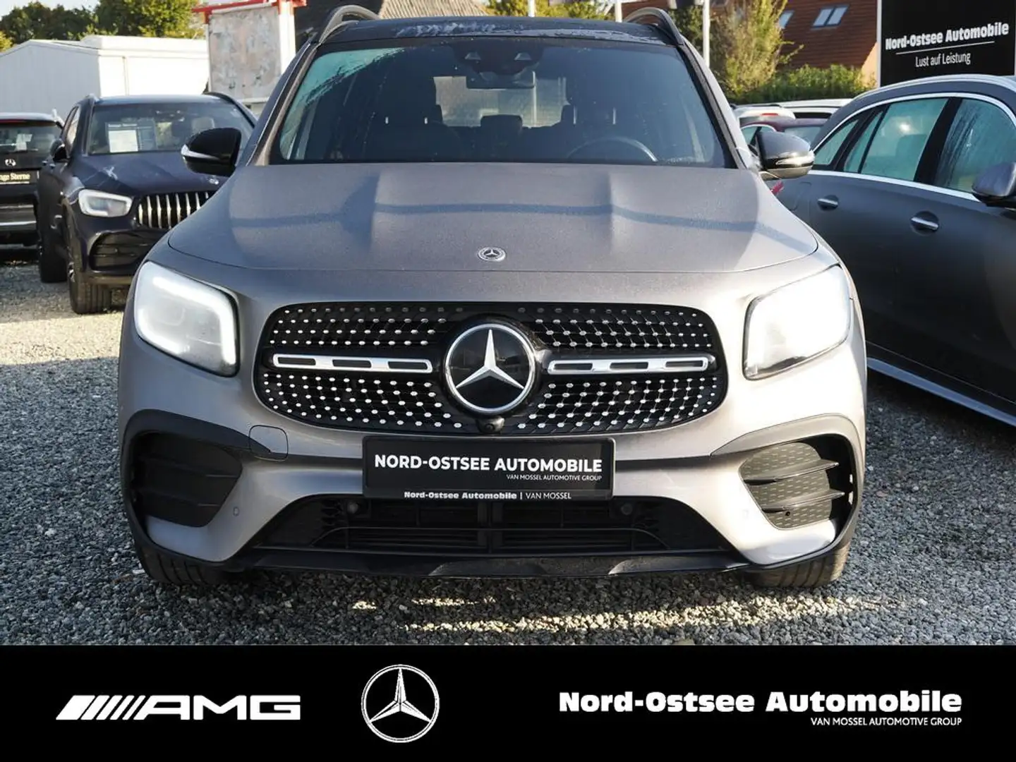 Mercedes-Benz GLB 200 AMG NAVI KAMERA AHK PANO NIGHT LED Gris - 2
