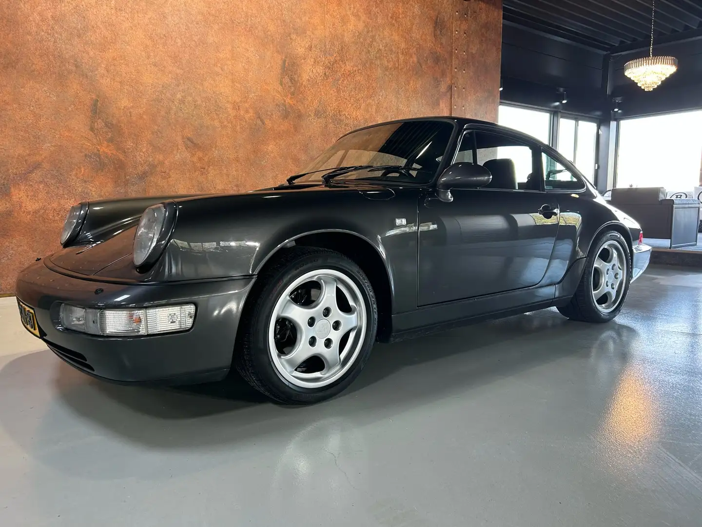 Porsche 964 Carrera 4 Coupé - 1