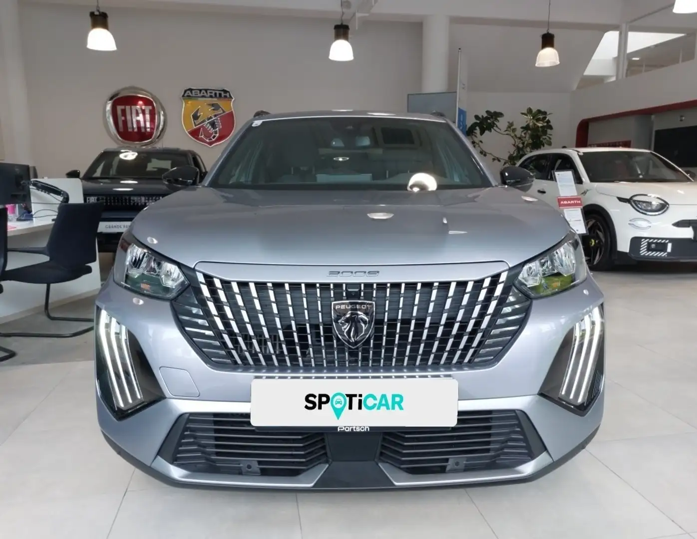 Peugeot 2008 Hybrid 136 e-DCS6 Allure Grau - 2