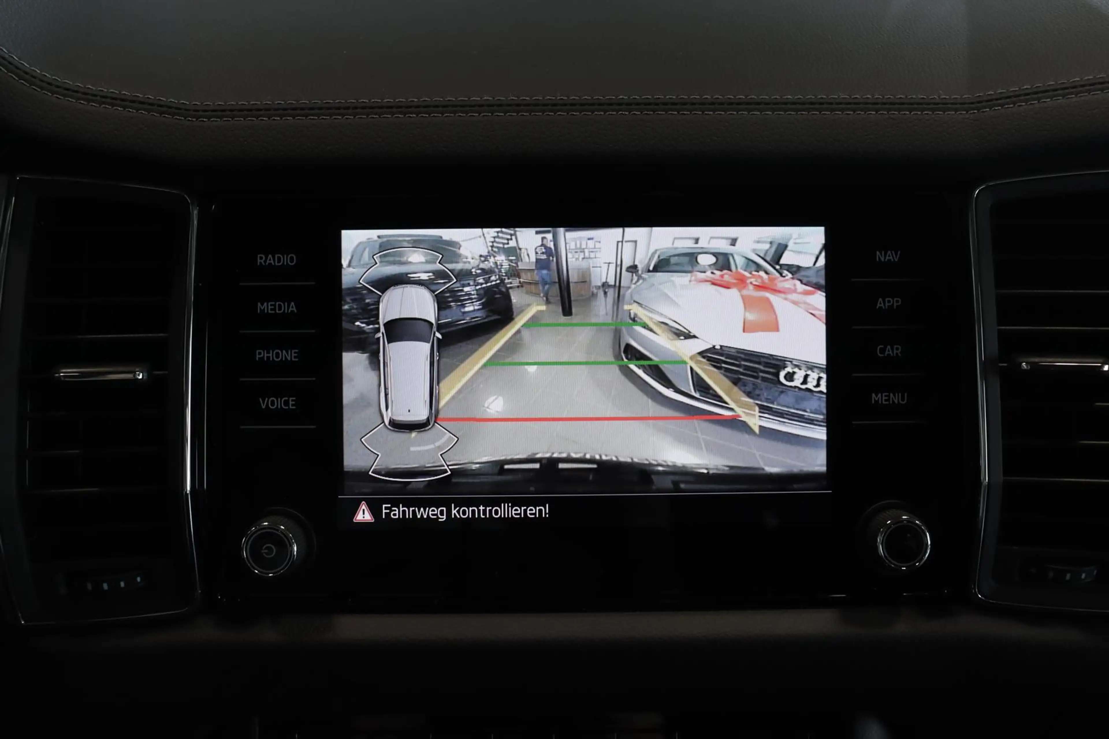 Skoda Kodiaq 2.0 TDI Ambition*7-SITZ*AHK*VIRTUAL*CAM* — photo 15