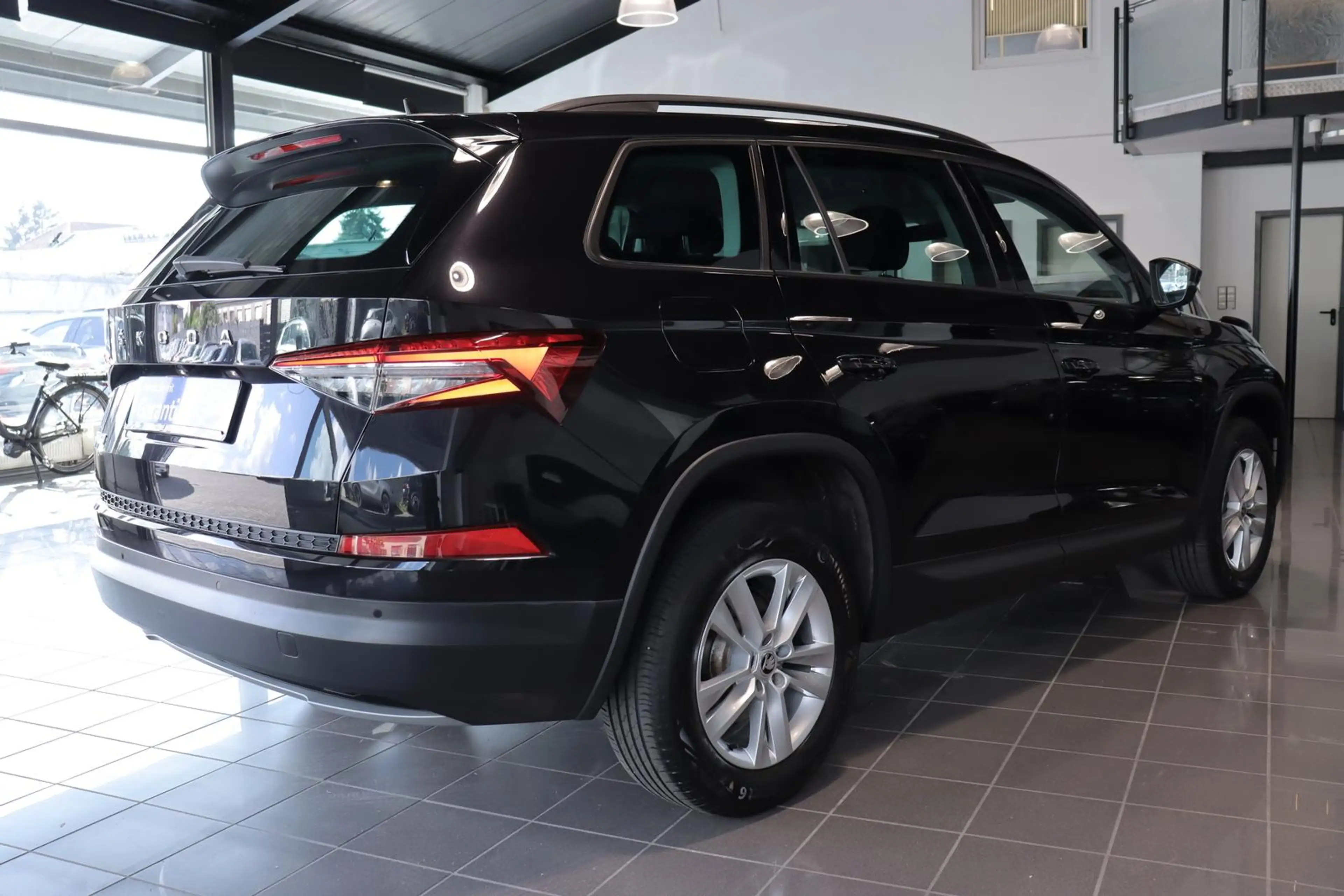 Skoda Kodiaq 2.0 TDI Ambition*7-SITZ*AHK*VIRTUAL*CAM* — photo 3
