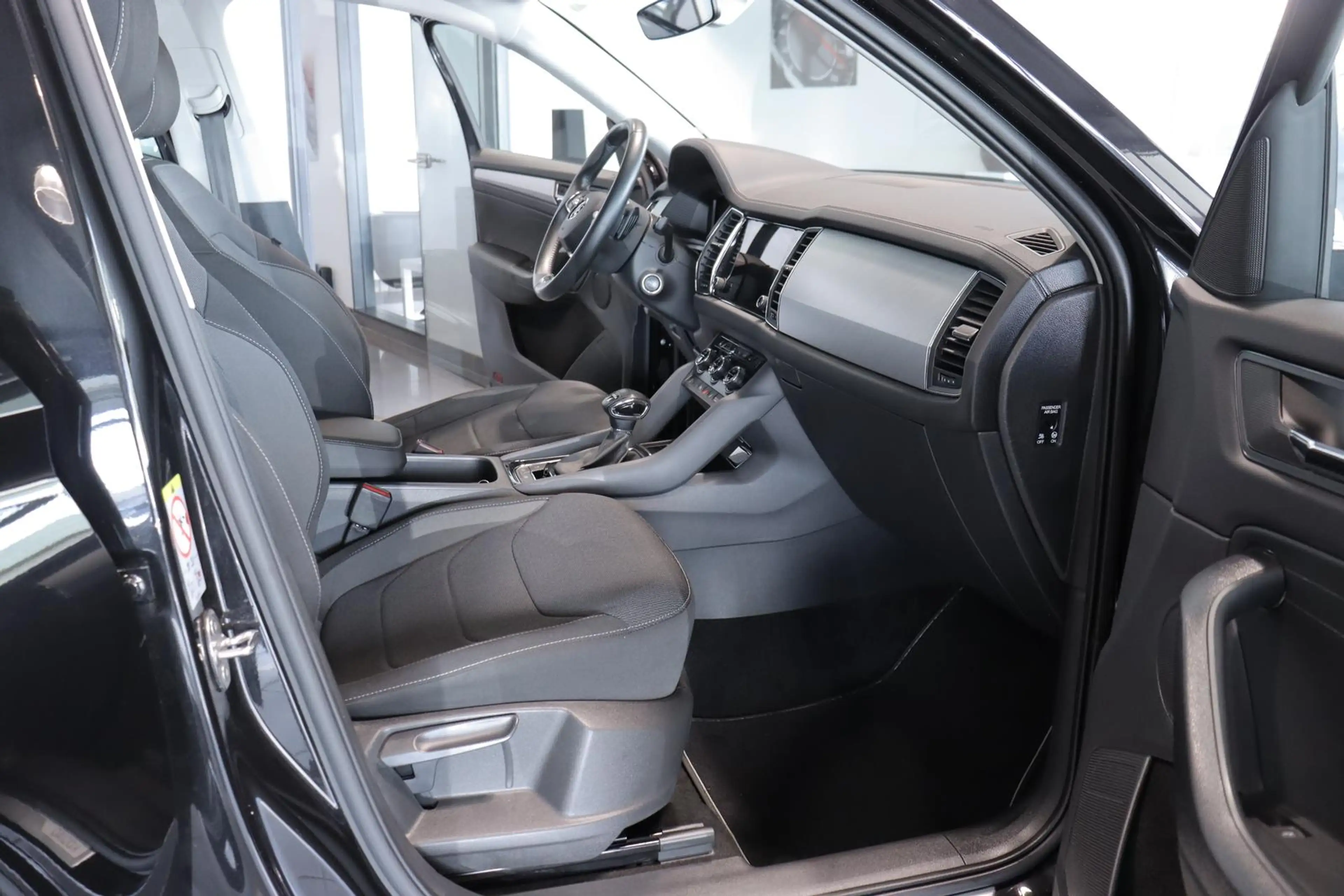 Skoda Kodiaq 2.0 TDI Ambition*7-SITZ*AHK*VIRTUAL*CAM* — photo 12